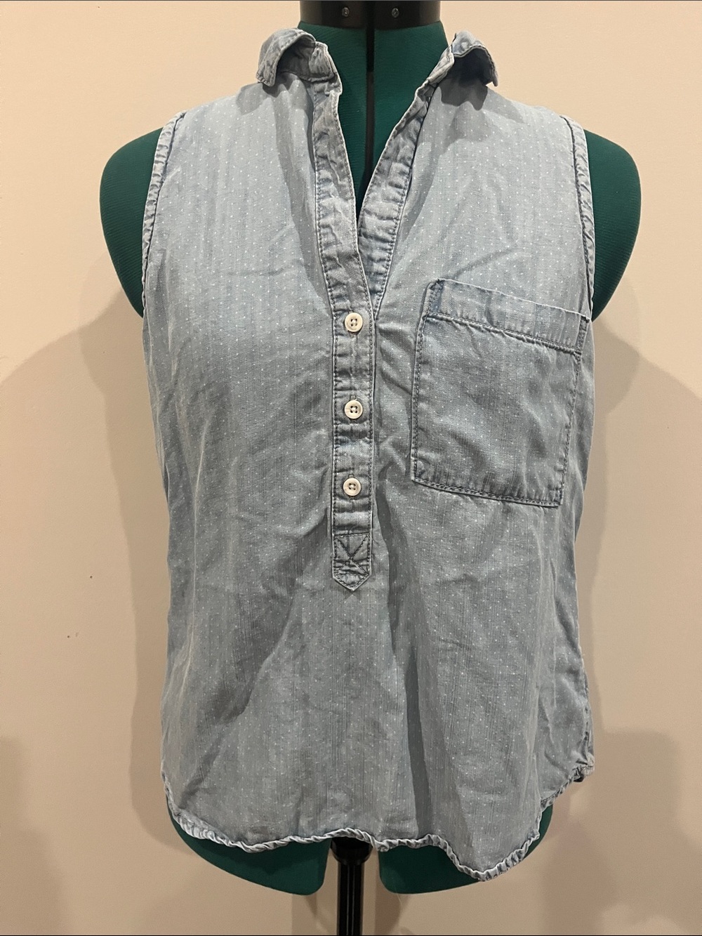 cloth & stone Light Chambray Tank Top in Light Blue with White Dots